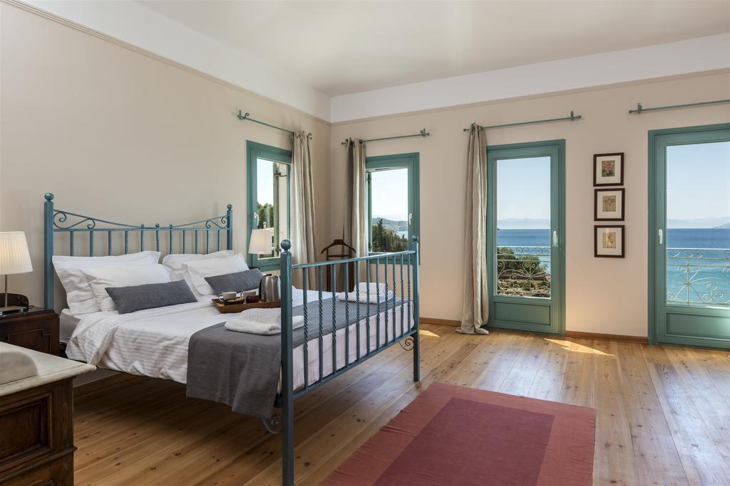 Electra Beachfront Villa Kranidi Exterior photo